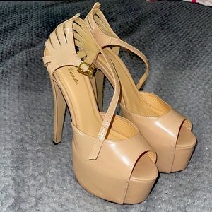 The perfect nude heels!